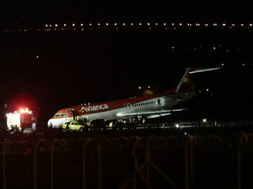 Avião da Avianca fez pouso de emergência em Brasília devido a um problema no trem de pouso dianteiro em março de 2014