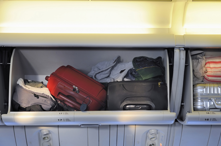 AIRPLANE-OVERHEAD-BAGGAGE-BIN